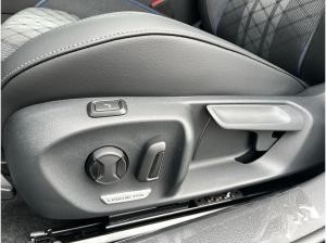 Volkswagen Passat R-Line 2.0 TDI DSG AHK Navi IQ SHZ