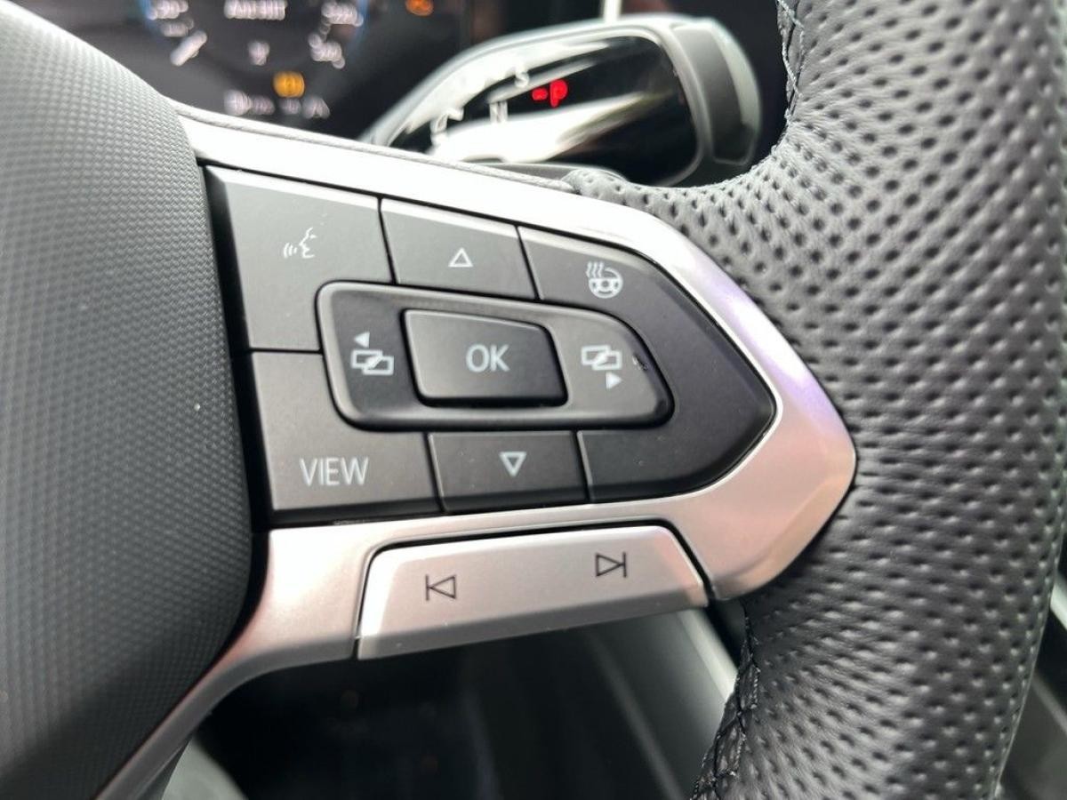 Volkswagen Passat R-Line 2.0 TDI DSG AHK Navi IQ SHZ