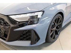 Audi RS3 Sportback TFSI quattro 280 km/h