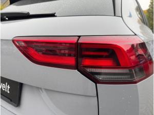 Volkswagen Golf VIII Life 1.5 TSI LED Navi AHK Climatronic Sitzheizung