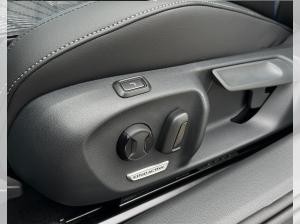 Volkswagen Passat R-Line 2025 2.0 TDI 4MOTION 193 DSG (UVP 70.450€/KW49) BLACK/IQ/HEAD/AHK/PANO/ASSIST/UVM.