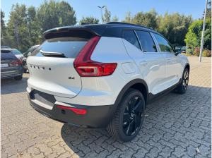 Volvo XC40 B4 DKG ULTRA-BLACK EDITION - Inkl. Anhängerkupplung! - Sofort lieferbar