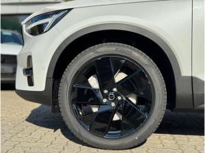 Volvo XC40 B4 DKG ULTRA-BLACK EDITION - Inkl. Anhängerkupplung! - Sofort lieferbar
