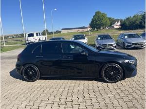 Mercedes-Benz A 250 4M AMG+Night+HeadUp+AHK+Pano+Multib+Distr+