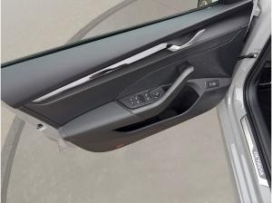 Skoda Octavia SOFORT VERFÜGBAR ! Combi RS Navi Pano DCC AHK 360° eHeck