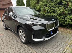 BMW iX1 xDrive30 xLine (Allrad)