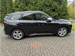BMW iX1 xDrive30 xLine (Allrad)
