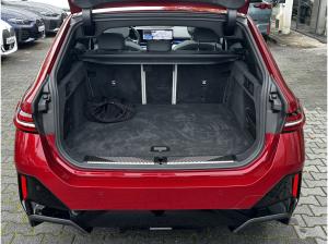 BMW i5 eDrive40 Touring M Sport //Autobahnassistent Pano