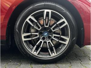 BMW i5 eDrive40 Touring M Sport //Autobahnassistent Pano