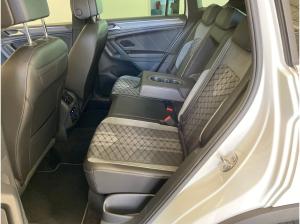 Volkswagen Tiguan 2.0 TDI R-Line 4M*IQ.LIGHT*AHK*Area View*