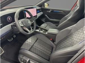 Volkswagen Passat Variant R-LINE BLACK 2.0 TSI DSG NP73970€