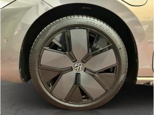 Volkswagen Passat Variant 1.5 TSI DSG R-Line / SOFORT VERFÜGBAR !