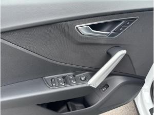 Audi Q2 advanced 35 TFSI Stdhzg AHK ACC Matrix Navi