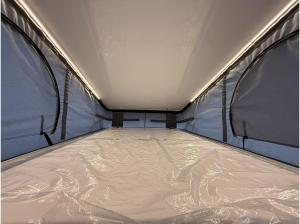 Renault Trafic 51FB Light #SOLAR #MARKISE