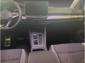 Volkswagen Golf 1.5 eTSI Energy DSG AHK