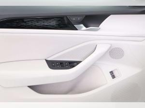 Volkswagen Passat 1.5 TSI eHybrid DSG Elegance neue