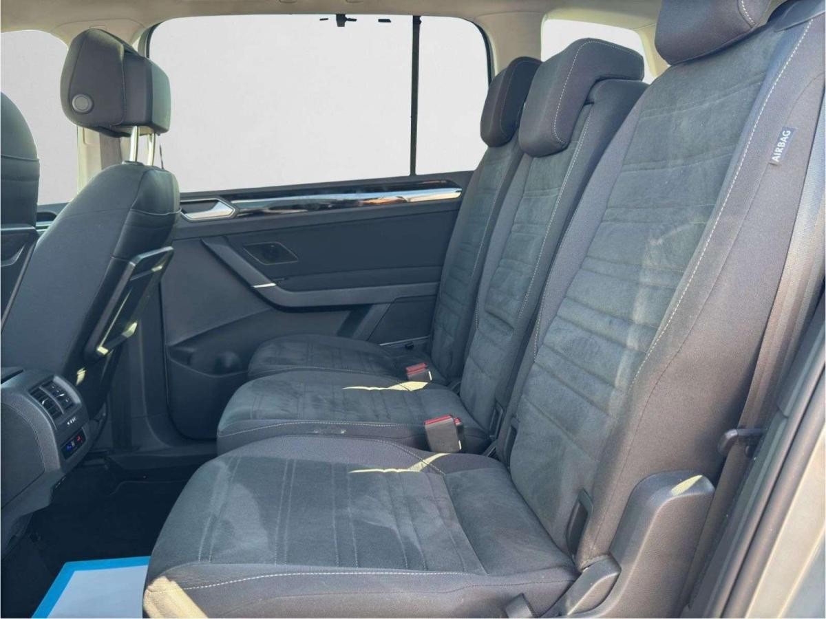 Volkswagen Touran Highline 1.5 TSI DSG 7-SITZER BLACK STYLE