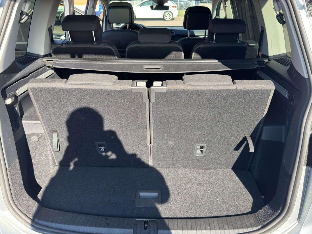 Volkswagen Touran Highline 1.5 TSI DSG 7-SITZER BLACK STYLE