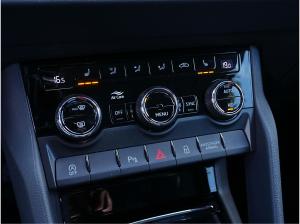 Skoda Karoq Selection 2,0l TDI * LED AHK RFK KLIMA**