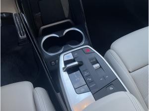 BMW iX2 eDrive20 || M Sport Pro || 360°AHK ACC HK eSitze