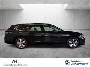 Volkswagen Passat Variant 2.0 TDI Elegance DSG Matrix AHK Navi ACC Massage AreaView