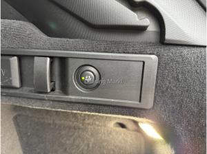 BMW 330 e Touring M Sport / NP= 76.680,- / AHK /