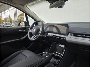 BMW 218 Active Tourer Navi AHK DA+ 17''LMR eSitze