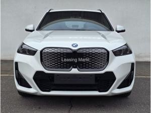 BMW iX1 xDrive30 Navi Tempom.aktiv Panoramadach Bluetooth PDC