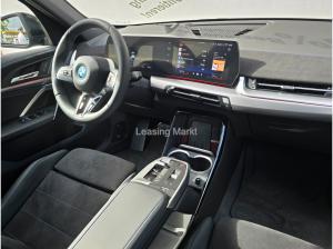 BMW iX1 xDrive30 Navi Tempom.aktiv Bluetooth PDC HeadUp