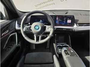BMW iX1 xDrive30 Navi Tempom.aktiv Bluetooth PDC HeadUp