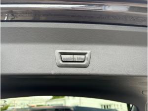 BMW X3 xDrive30i M Sport / NP= 83.810,- / Pano / AHK