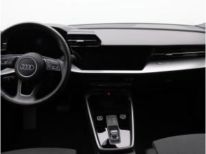 Audi A3 Sportback S-Line 45TFSIe S-tronic / Navi, AHK