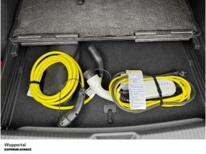 Volkswagen ID.4 Pure 125 kW NAVI PANO ACC KAM LED SHZ PDC LM