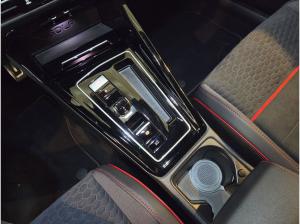 Volkswagen Golf VIII 2.0GTI Clubsport DSG 360°Kamera Head-up