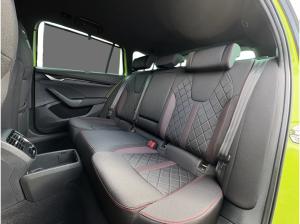 Skoda Octavia Combi 2.0 TSI DSG - RS DCC *AHK*STHZG*HUD*MATRIX*NAV*SHZ