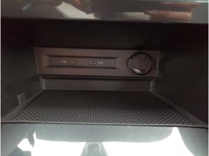 Volkswagen Tiguan Life 1.5 TSI DSG / Navi, LED, AHK, ACC