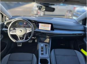 Volkswagen Golf VIII Active 2.0 TDI DSG / Pano, Matrix, AHK