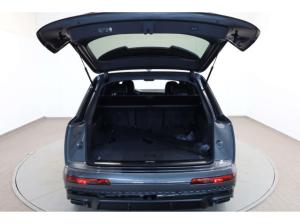 Audi Q7 TDI quattro S line business