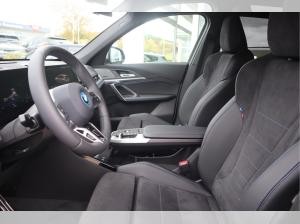 BMW iX1 xDrive30/M-Sport/Head-Up/360°/AHK/ACC/elektr.Sitze/HK/Adapt.LED