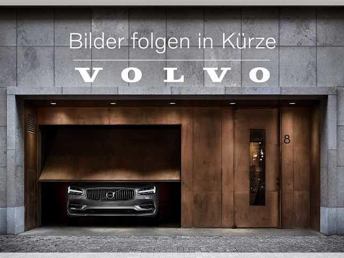 Volvo XC40 B4 Plus Black Edition+Pilot+7.500€-Vorteil