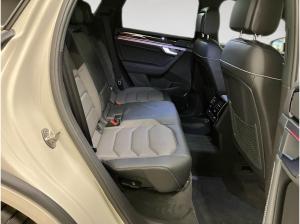 Volkswagen Touareg R-LINE 3.0TSI NP.115T ACC.5J-G.AHK.STHZG.AREA-VIEW.NAVI.HUD.DYNAMIC