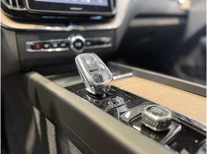 Volvo XC60 T6 Plus Dark+Neues Modell+Glasdach+Head-up