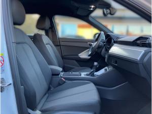 Audi Q3 advanced 35TFSI S-tronic / MMI-Navi plus, RFK