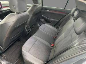 Volkswagen Golf 8 Style 1.5 eTSI DSG AHK LED+ ACC KAM ALU18