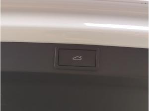 Skoda Octavia Combi Sportline 2.0 TDI DSG AHK NAVI LED