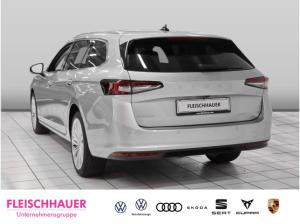 Skoda Superb 2.0 TDI Combi Selection Fahrassistenzpaket AHK Massagesitze Infotainment *sofort*