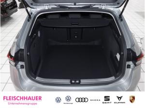 Skoda Superb 2.0 TDI Combi Selection Fahrassistenzpaket AHK Massagesitze Infotainment *sofort*