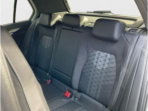 Volkswagen Golf R-Line 1,5 eTSI DSG AHK Kamera Navi