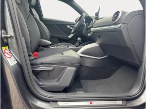 Audi Q2 S line 35 TDI Matrix competition Schwarz