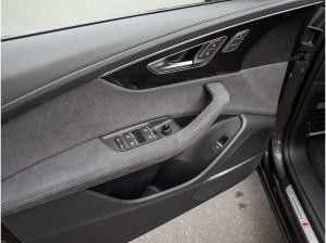 Audi RS Q8 Performance 305km/h AHK Pano blau plus